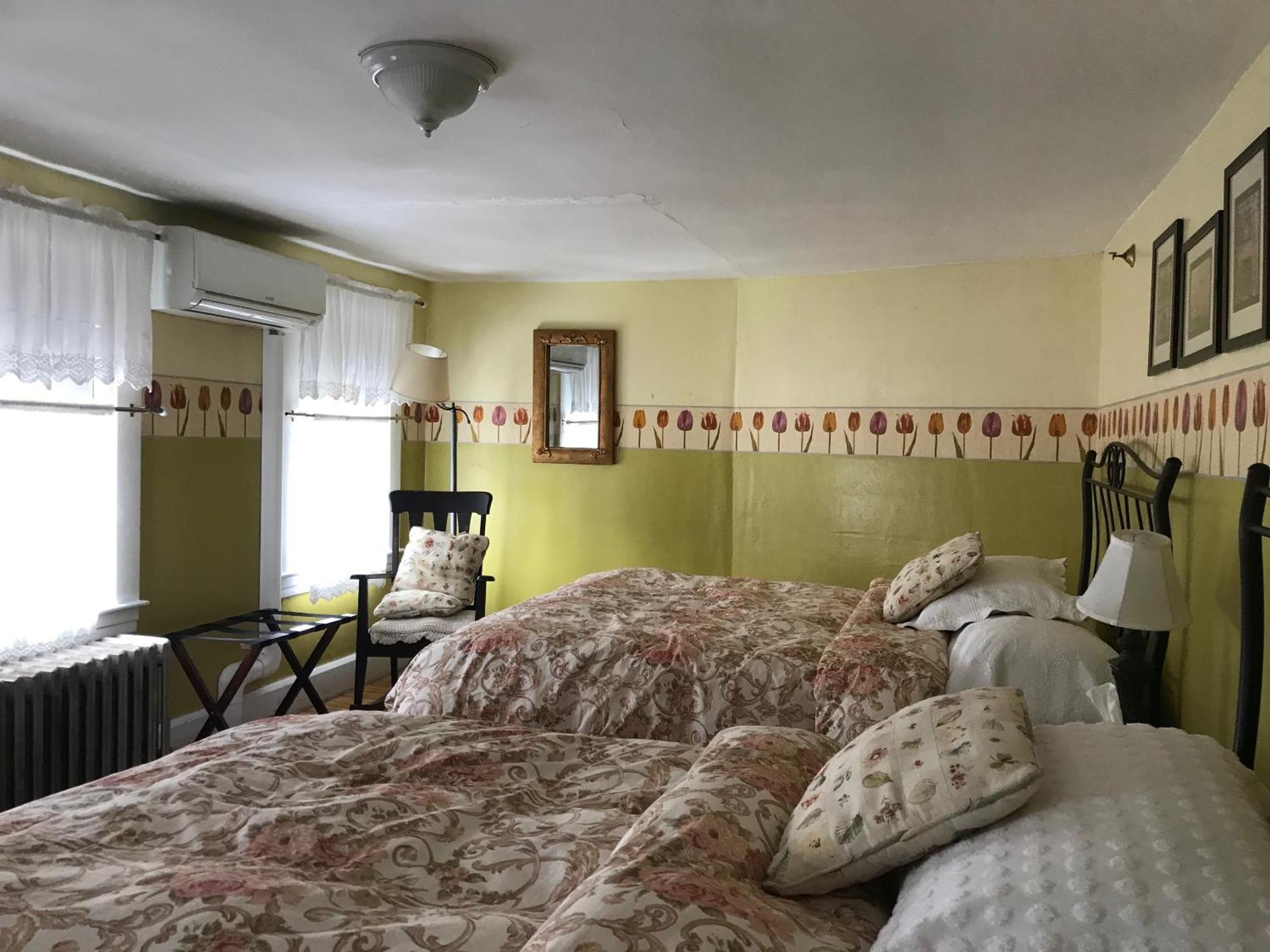 The Monadnock Inn Jaffrey Room photo