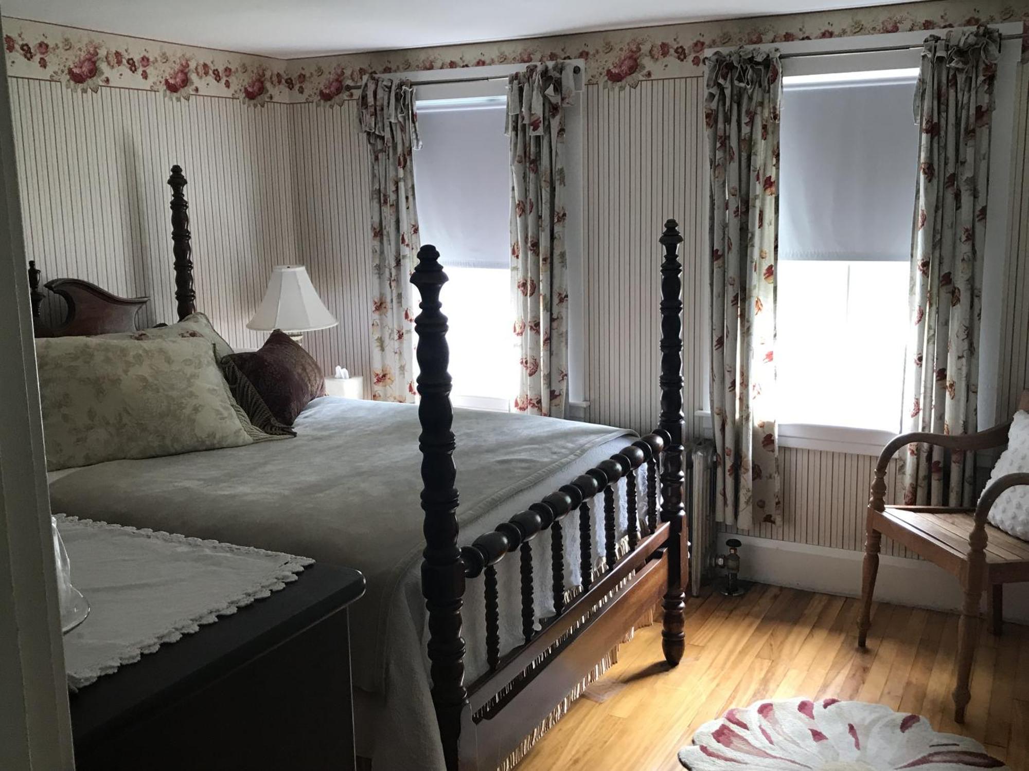 The Monadnock Inn Jaffrey Room photo