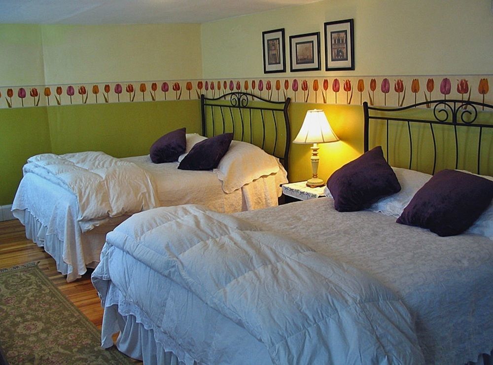 The Monadnock Inn Jaffrey Room photo